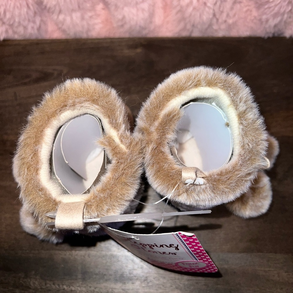 Stepping Stones faux fur baby booties in size 1 (0-3 months) - Picture 3 of 4